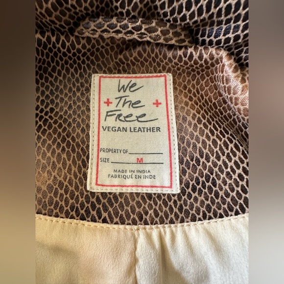 FP We the Free Fenix Vegan Snakeskin Jacket Womens Size Medium Snake Skin Print - Picture 5 of 11